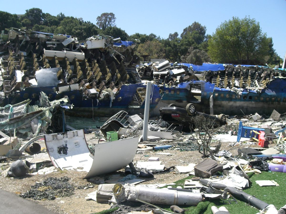 Au cours de quelle guerre – contre de méchants extra-terrestres – est tombé cet avion, juste sur la maison de Tom Cruise ?